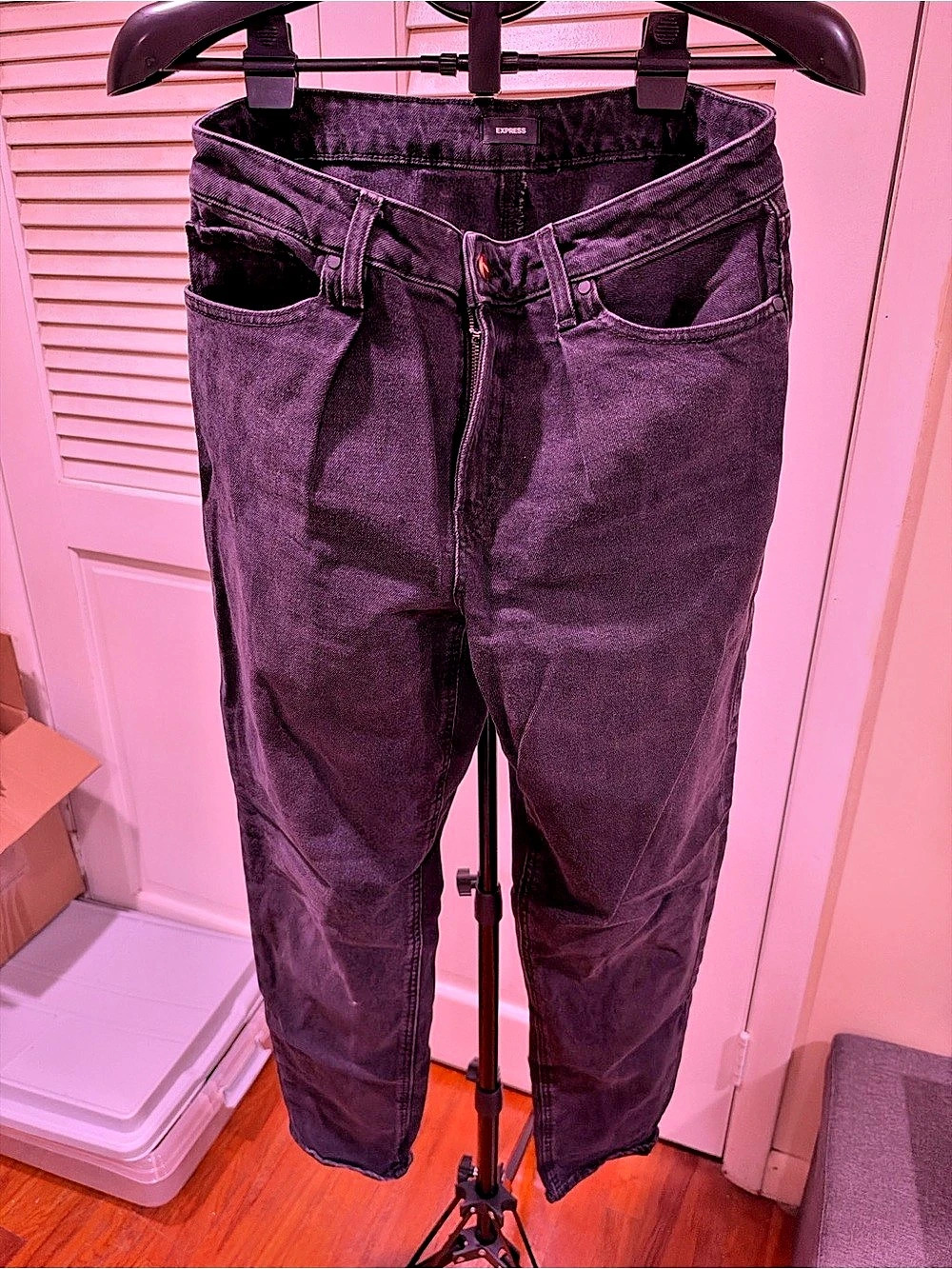 Express Relaxed Tapered Mid Rise Jeans Black Waist 6R